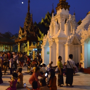 d612335_081shwedagon-pagoda-michel-pour-espace-fr